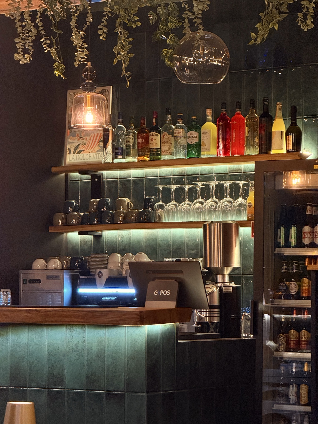 Bar Pizzerii Ogrodowej w Wieluniu — napoje i koktajle